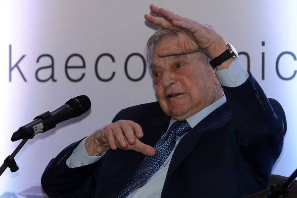 Hungarian-born US magnate and philanthropist George Soros attends an economic forum in Colombo on January 7, 2016 Hungarian-born US magnate and philanthropist George Soros attends an economic forum in Colombo on January 7, 2016 - Sputnik International