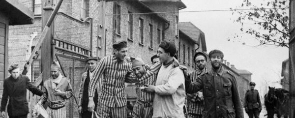 Second World War of 1939-1945. Soviet troops liberate the prisoners of the Nazi concentration camp Auschwitz-Birkenau (Poland) - Sputnik International