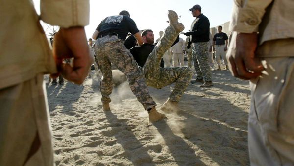 Iraqi Army Scorpions Forces personnel (C) are trained in hand-to-hand combat by US military personnel in Hilla, 120 kms south of Baghdad Iraqi Army Scorpions Forces personnel (C) are trained in hand-to-hand combat by US military personnel in Hilla, 120 kms south of Baghdad - Sputnik International