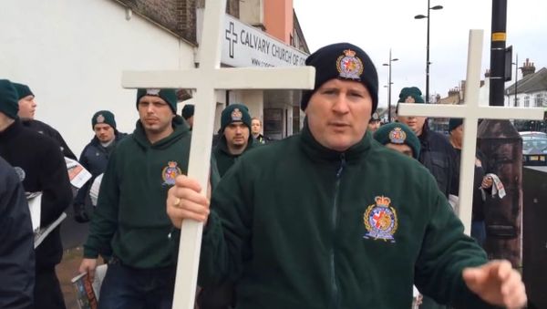 Britain First carries out Christian Patrol in Islamist hotspot Bury Park, Luton - Sputnik International