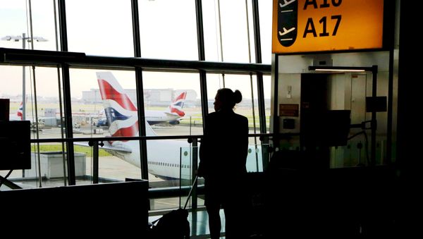 A plane takes off from Heathrow Airport in London January 16, 2016. A plane takes off from Heathrow Airport in London January 16, 2016. - Sputnik International