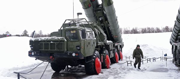 Ultimate Protector: S-400 Triumf Air Defense Systems Shield Moscow Skies - Sputnik International