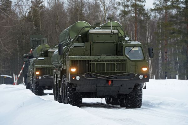 Ultimate Protector: S-400 Triumf Air Defense Systems Shield Moscow Skies - Sputnik International