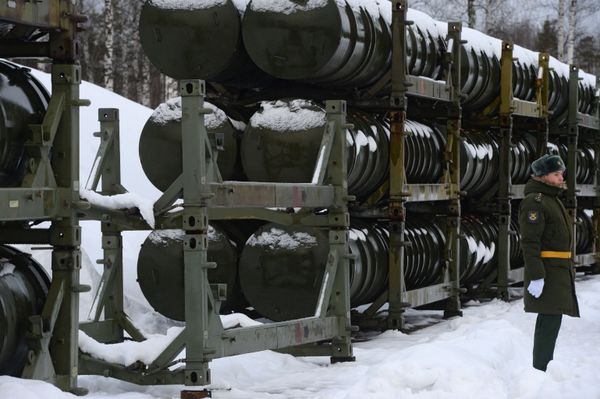 Ultimate Protector: S-400 Triumf Air Defense Systems Shield Moscow Skies - Sputnik International