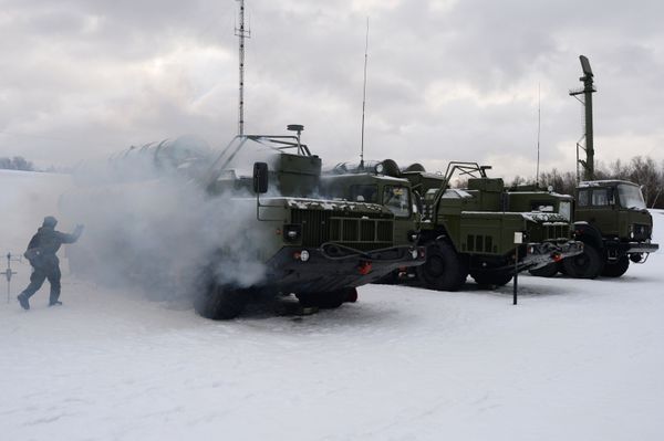 Ultimate Protector: S-400 Triumf Air Defense Systems Shield Moscow Skies - Sputnik International