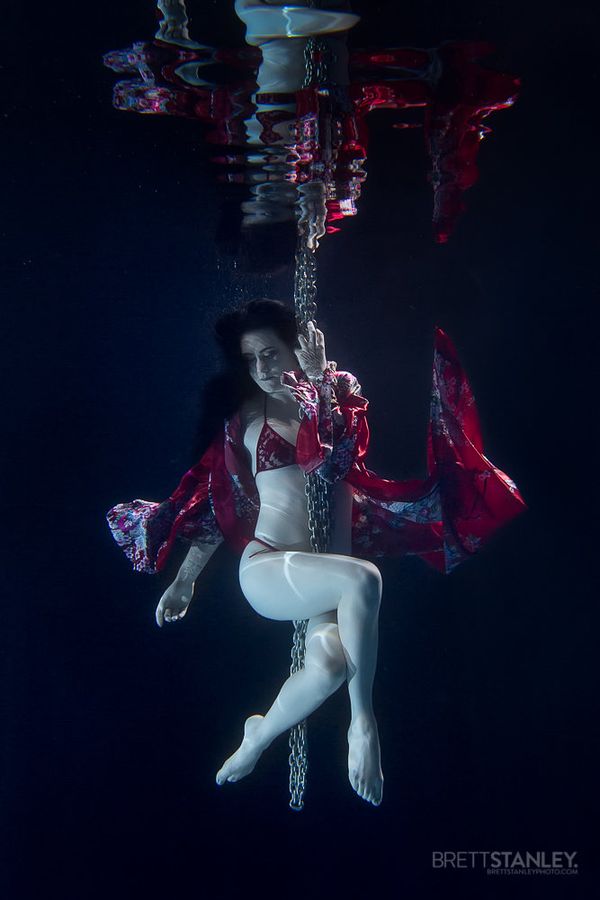 Radiant Beauty of 'Sirens': Underwater Circus - Sputnik International