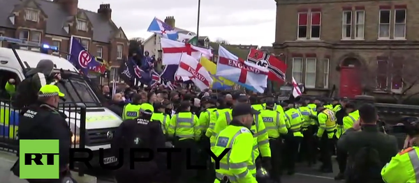 Violence erupts at National Front and far-right march in Dover, arrests made - Sputnik International