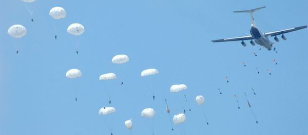 Russian paratroopers - Sputnik International
