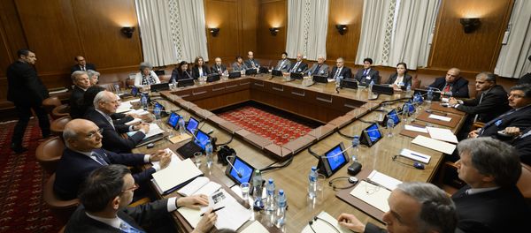 United Nations (UN) special envoy Staffan de Mistura (C-L) sits facing Syria's main opposition group during Syrian peace talks at the UN Offices in Geneva on February 1, 2016 United Nations (UN) special envoy Staffan de Mistura (C-L) sits facing Syria's main opposition group during Syrian peace talks at the UN Offices in Geneva on February 1, 2016 - Sputnik International