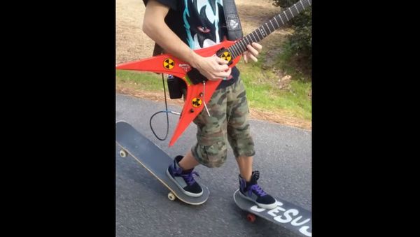 Shredding n Skating Crazy Train - Sputnik International