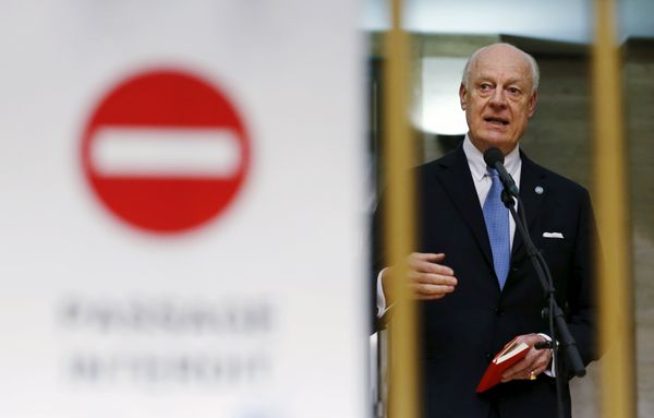 U.N. mediator for Syria Staffan de Mistura delivers a statement after the opening of the Syrian peace talks at the United Nations European headquarters in Geneva, Switzerland, January 29, 2016 - Sputnik International