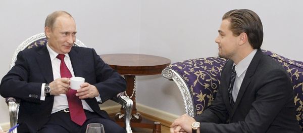 Vladimir Putin meets with Leonardo DiCaprio in St.Petersburg Vladimir Putin meets with Leonardo DiCaprio in St.Petersburg - Sputnik International