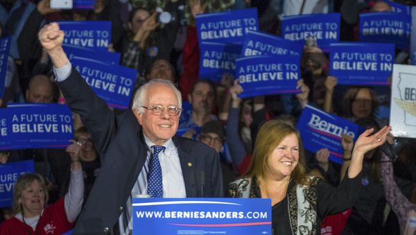 Democratic presidential candidate Bernie Sanders arrives for his caucus night rally in Des Moines, Iowa, on February 2, 2016. - Sputnik International