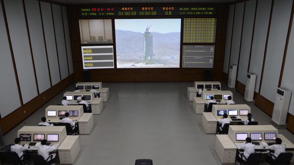 North Korea technicians watch live images of the rocket Unah-3 at the satellite control room of the space center on the outskirts of Pyongyang on April 11, 2012 (File) North Korea technicians watch live images of the rocket Unah-3 at the satellite control room of the space center on the outskirts of Pyongyang on April 11, 2012 (File) - Sputnik International