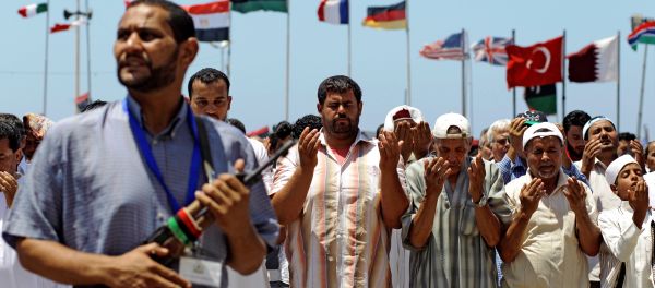 Libyans pray during Friday prayers, in the rebel-held Benghazi, Libya, Friday, July 8, 2011. - Sputnik International