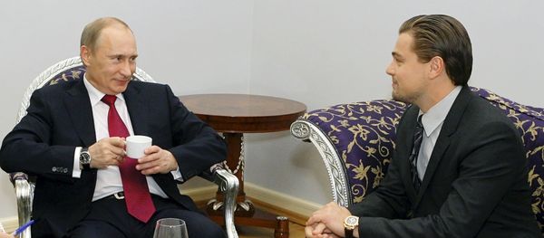 Russian Prime Minister Vladimir Putin (L) speaks with US actor Leonardo DiCaprio on November 23, 2010 Russian Prime Minister Vladimir Putin (L) speaks with US actor Leonardo DiCaprio on November 23, 2010 - Sputnik International