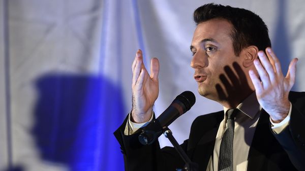 Florian Philippot, French far-right Front National (FN) party vice-president and top candidate for the December regional elections in the eastern Alsace-Champagne-Ardenne-Lorraine region, delivers a speech during a campaign meeting in Kintzheim, eastern France, on December 9, 2015 - Sputnik International