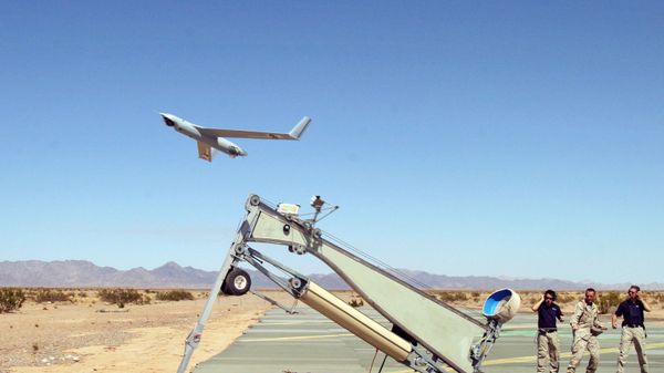 US Marine Corps Sergeant Michael Kropiewnicki (C), a Combat Videographer with 2nd Marine Aircraft Wing (MAW) Combat Camera, launching a Boeing Scan Eagle Unmanned Aerial Vehicle (UAV)(File) US Marine Corps Sergeant Michael Kropiewnicki (C), a Combat Videographer with 2nd Marine Aircraft Wing (MAW) Combat Camera, launching a Boeing Scan Eagle Unmanned Aerial Vehicle (UAV)(File) - Sputnik International