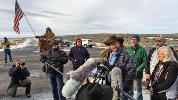 Ammon Bundy speaks to reporters at the Malheur National Wildlife Refuge in Burns, Ore., on Thursday, Jan. 14, 2016 Ammon Bundy speaks to reporters at the Malheur National Wildlife Refuge in Burns, Ore., on Thursday, Jan. 14, 2016 - Sputnik International