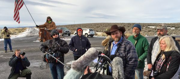 Ammon Bundy speaks to reporters at the Malheur National Wildlife Refuge in Burns, Ore., on Thursday, Jan. 14, 2016 - Sputnik International