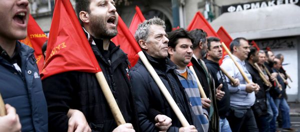 Protesters from the Communist-affiliated trade union PAME march during a 24-hour general strike against planned pension reforms in central Athens, Greece, February 4, 2016. Protesters from the Communist-affiliated trade union PAME march during a 24-hour general strike against planned pension reforms in central Athens, Greece, February 4, 2016. - Sputnik International
