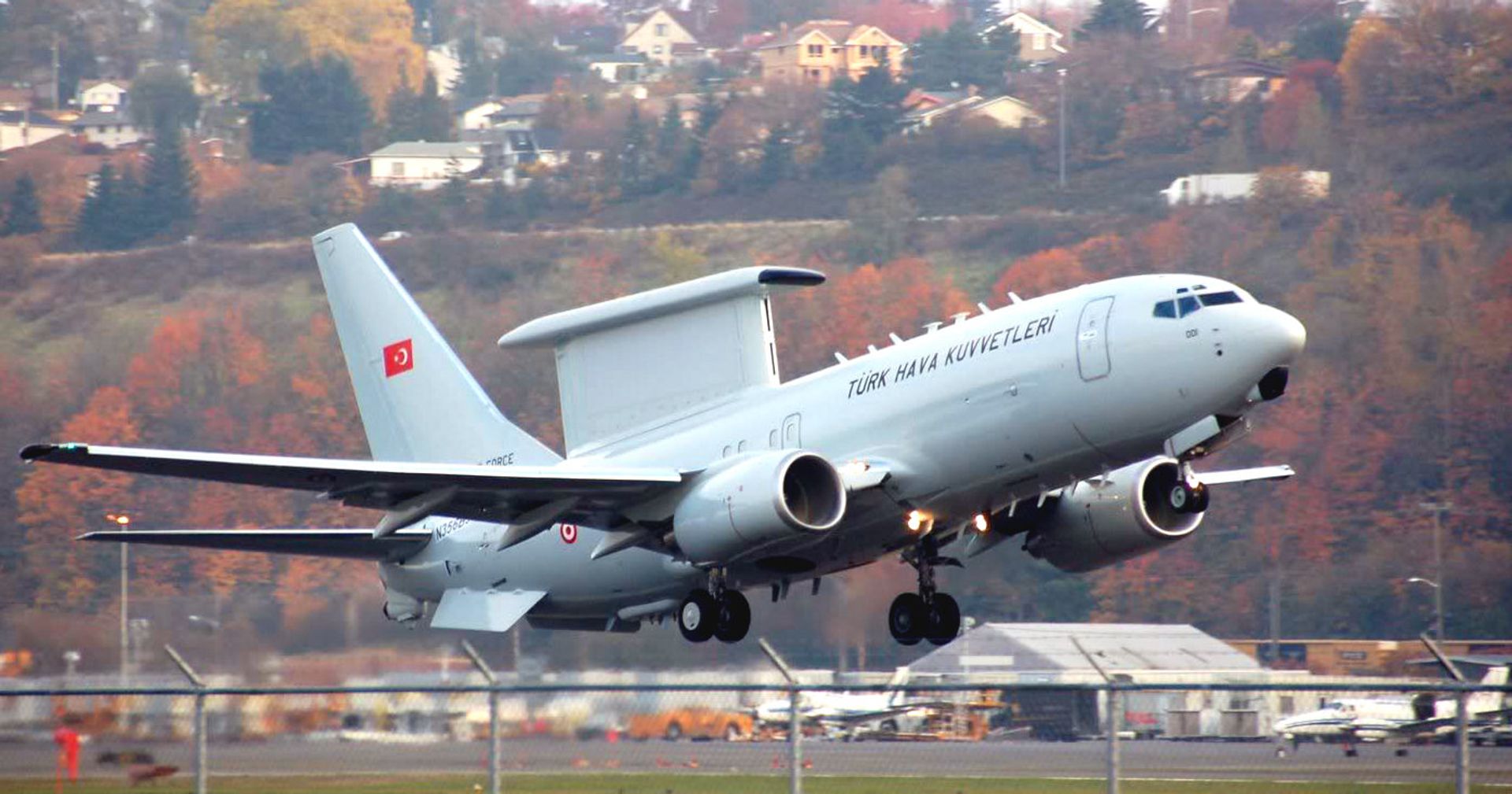 Pentagon Leaders Can’t Decide to Replace Falling-Apart E-3 Early Warning Plane - Sputnik International, 1920, 26.02.2021