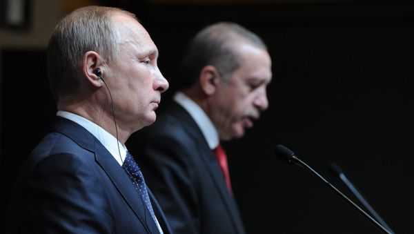 December 1, 2014. Russian President Vladimir Putin, left, and President of Turkey Recep Tayyip Erdogan at the concluding news conference in Ankara December 1, 2014. Russian President Vladimir Putin, left, and President of Turkey Recep Tayyip Erdogan at the concluding news conference in Ankara - Sputnik International