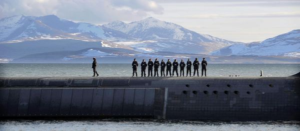 British Navy personnel stand atop the Trident Nuclear Submarine, HMS Victorious, on patrol off the west coast of Scotland on April 4, 2013 before the visit of British Prime Minister David Cameron. British Navy personnel stand atop the Trident Nuclear Submarine, HMS Victorious, on patrol off the west coast of Scotland on April 4, 2013 before the visit of British Prime Minister David Cameron. - Sputnik International
