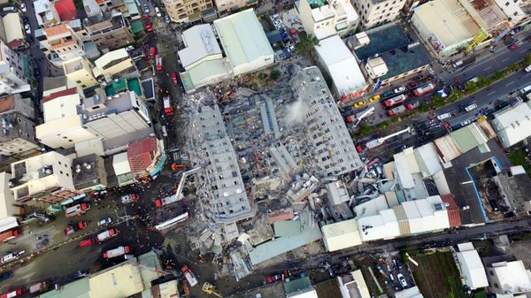 A site where buildings collapsed is seen in this aerial picture taken after a powerful earthquake hit Tainan, southern Taiwan, February 6, 2016 A site where buildings collapsed is seen in this aerial picture taken after a powerful earthquake hit Tainan, southern Taiwan, February 6, 2016 - Sputnik International