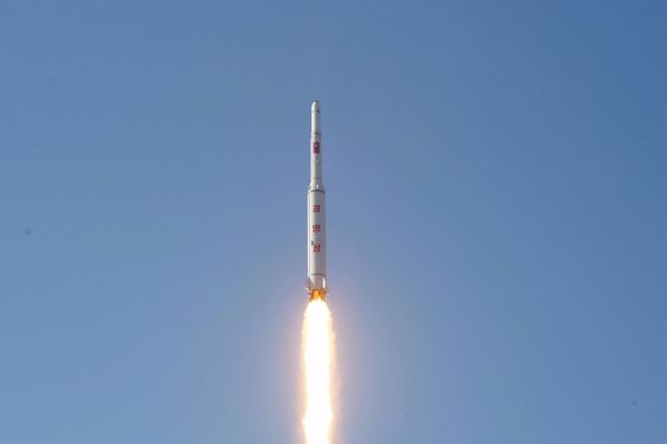A North Korean long-range rocket is launched into the air at the Sohae rocket launch site in this undated photo released by North Korea's Korean Central News Agency (KCNA) in Pyongyang February 7, 2016. - Sputnik International