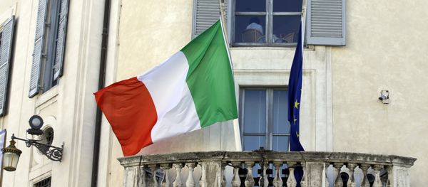 The Italian, left, and European Union flags - Sputnik International