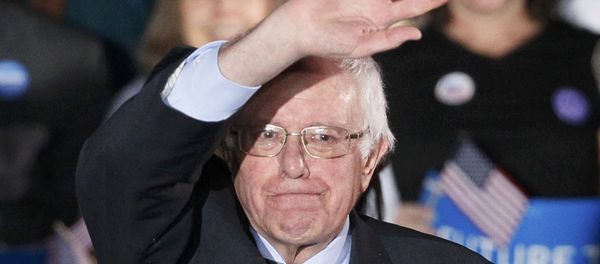 Bernie Sanders waves after winning at his 2016 New Hampshire presidential primary night rally in Concord, New Hampshire February 9, 2016 Bernie Sanders waves after winning at his 2016 New Hampshire presidential primary night rally in Concord, New Hampshire February 9, 2016 - Sputnik International