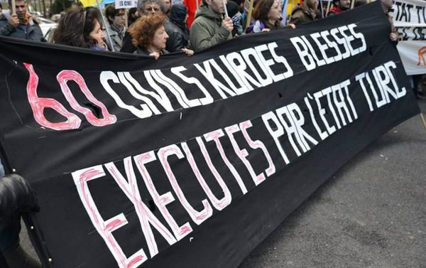 A pro-Kurdish demonstration outside the Turkish embassy in Paris, France on February 8, 2016. - Sputnik International