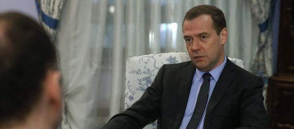 Prime Minister Medvedev gives interview to German daily Handelsblatt Prime Minister Medvedev gives interview to German daily Handelsblatt - Sputnik International