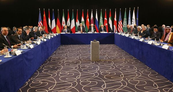 U.S. Foreign Secretary John Kerry (centre, 2L) and Russian Foreign Minister Sergei Lavrov (centre, L) attend the International Syria Support Group (ISSG) meeting in Munich, Germany, February 11, 2016, together with members of the Syrian opposition and other officials U.S. Foreign Secretary John Kerry (centre, 2L) and Russian Foreign Minister Sergei Lavrov (centre, L) attend the International Syria Support Group (ISSG) meeting in Munich, Germany, February 11, 2016, together with members of the Syrian opposition and other officials - Sputnik International