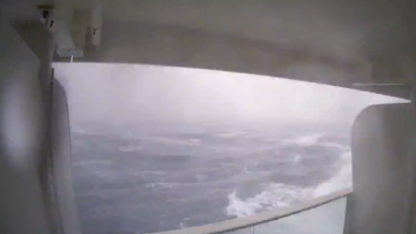 Dramatic Waves, Broken Glass and Large Puddles on Board Anthem of the Seas - Sputnik International