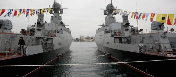 Flags raised at Russian Navy's new ships Zelyony Dol and Serpukhov - Sputnik International