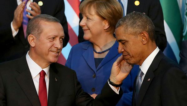 Turkish President Recep Tayyip Erdogan (L) speaks with US President Barack Obama (R) (File) - Sputnik International