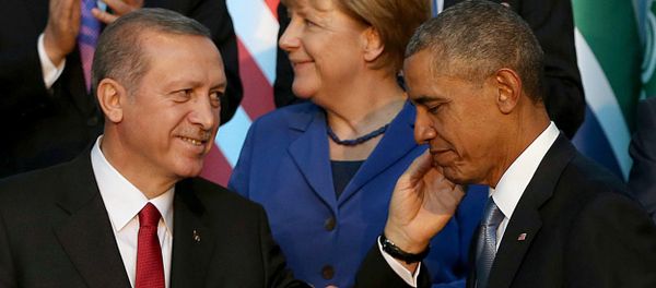 Turkish President Recep Tayyip Erdogan (L) speaks with US President Barack Obama (R) (File) - Sputnik International