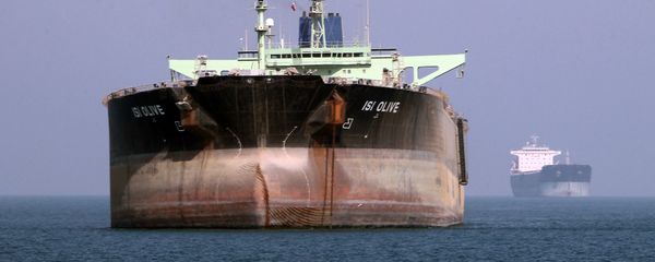 An oil tanker is seen off the port of Bandar Abbas, southern Iran (File) - Sputnik International