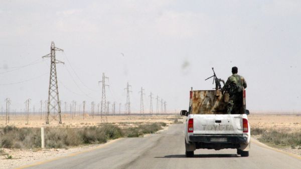 Syrian troops on the from Homs to Raqqah, Syria - Sputnik International