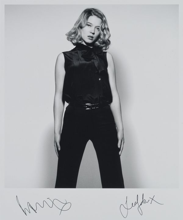 A framed set of character art by photographer Rankin of Léa Seydoux, signed by the actress. - Sputnik International