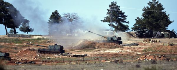 Turkish artillery fire from the border near Kilis town toward northern Syria, in Kilis, Turkey. - Sputnik International