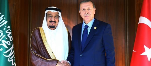 President of Turkey Recep Tayyip Erdogan (R) and Saudi King Salman bin Abdul Aziz Al Saud (L) President of Turkey Recep Tayyip Erdogan (R) and Saudi King Salman bin Abdul Aziz Al Saud (L) - Sputnik International