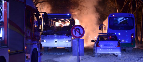 Cars of emergency services arrive after an explosion in Ankara, Turkey. - Sputnik International