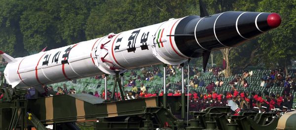 India's Agni II missile is seen in a rehearsal for the Republic Day Parade in New Delhi, India. - Sputnik International
