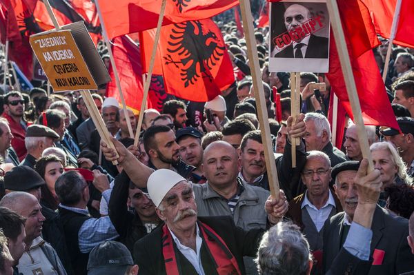 Kosovo Albanians, some holding Alkbania's flag, gather in Pristina on February 17,2016 for a major anti-government rally to mark their eighth anniversary of independence from Serbia.  - Sputnik International