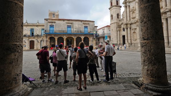Tourists visit the Old Havana, on December 16, 2015 Tourists visit the Old Havana, on December 16, 2015 - Sputnik International