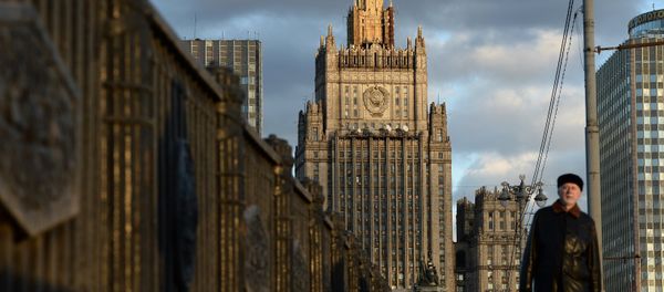 The Foreign Ministry building as seen from the Borodinsky Bridge in Moscow - Sputnik International