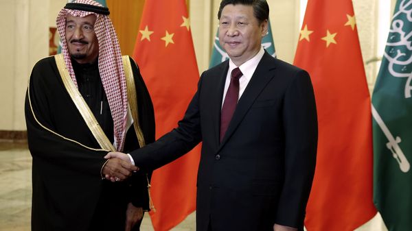 Chinese President Xi Jinping, right, shakes hands with Saudi Prince Salman bin Abdul-Aziz as they pose for photos at the Great Hall of the People in Beijing, China, Thursday, March 13, 2014 Chinese President Xi Jinping, right, shakes hands with Saudi Prince Salman bin Abdul-Aziz as they pose for photos at the Great Hall of the People in Beijing, China, Thursday, March 13, 2014 - Sputnik International